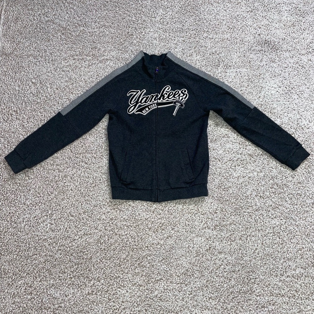 MLB Gray Yankees Zip Up Jacket W/ Yankees Stitched In B/W By F & F Co. Size Y11